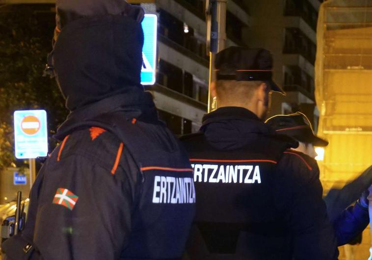 Una detenida y 37 sancionados por consumo o tenencia de drogas en un bar de Bilbao